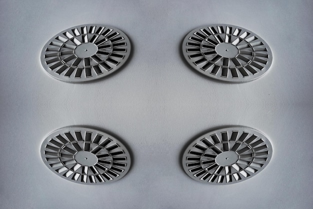 Kominy dachowe: Wybierz idealny typ dla siebie